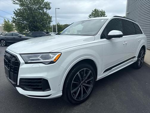 2022 Audi Q7 55 Premium Plus