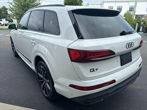2022 Audi Q7 55 Premium Plus
