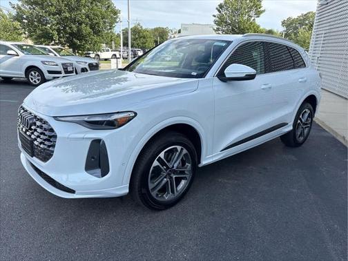 2025 Audi Q5 Premium Plus