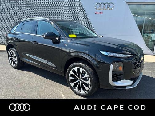 BLACK 2026 Audi Q3 S line
