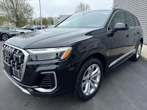 2025 Audi Q7 55 Premium Plus