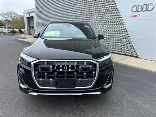 2025 Audi Q7 55 Premium Plus