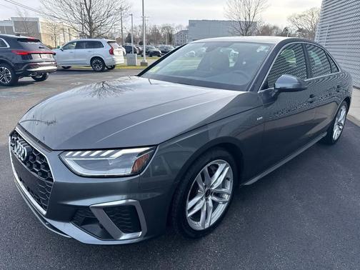 2023 Audi A4 45 S line Premium