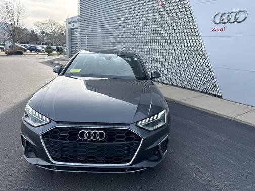 2023 Audi A4 45 S line Premium