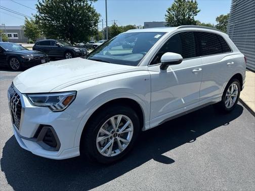 2024 Audi Q3 Premium 45 TFSI S line quattro Tiptronic