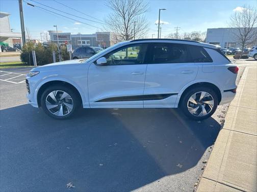 2025 Audi Q6 e-tron Premium Plus quattro