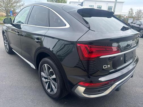 Mythos Black Metallic 2023 Audi Q5 45 S line Premium Plus