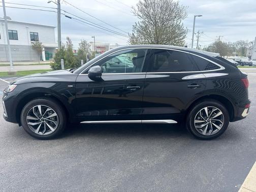 Mythos Black Metallic 2023 Audi Q5 45 S line Premium Plus