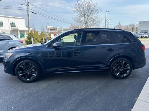 BLUE 2026 Audi Q7 55 Premium Plus