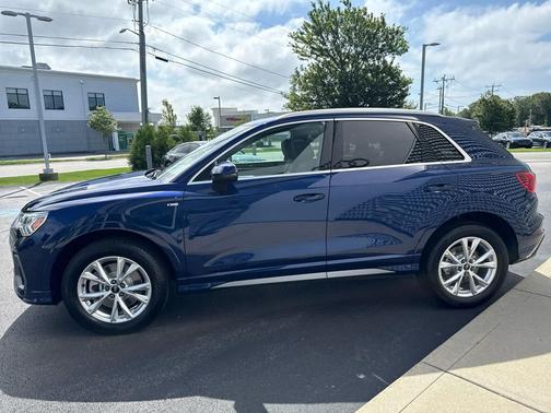 2025 Audi Q3 Premium 45 TFSI S line quattro Tiptronic