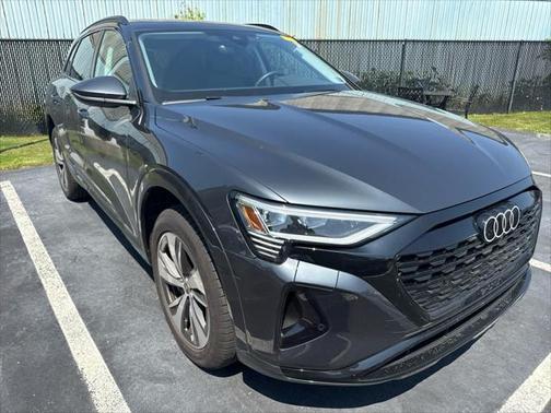 2024 Audi Q8 e-tron Premium