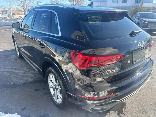 2025 Audi Q3 Premium 45 TFSI S line quattro Tiptronic