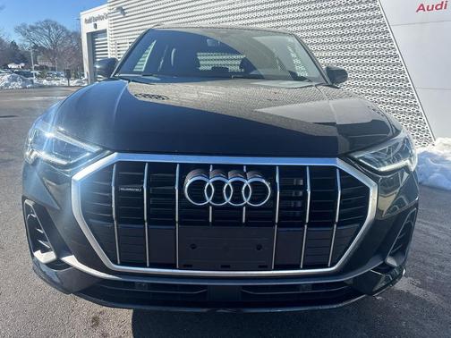 2025 Audi Q3 Premium 45 TFSI S line quattro Tiptronic
