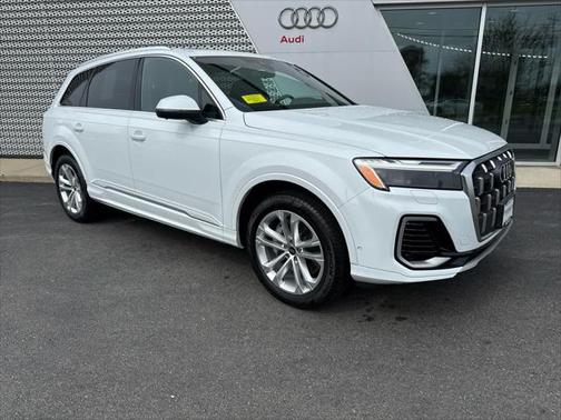 2025 Audi Q7 45 Premium