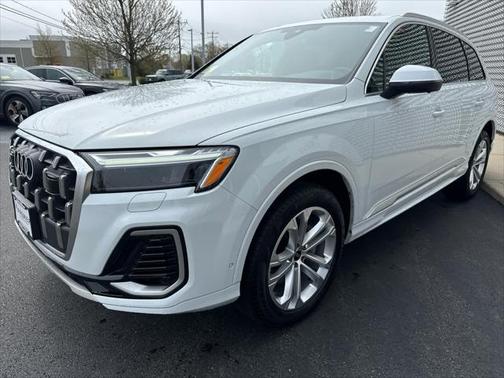 2025 Audi Q7 45 Premium