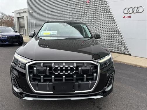 2025 Audi Q7 55 Premium Plus