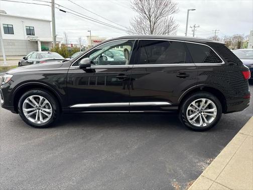 2025 Audi Q7 55 Premium Plus