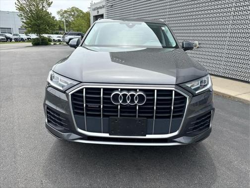 2020 Audi Q7 45 Premium Plus