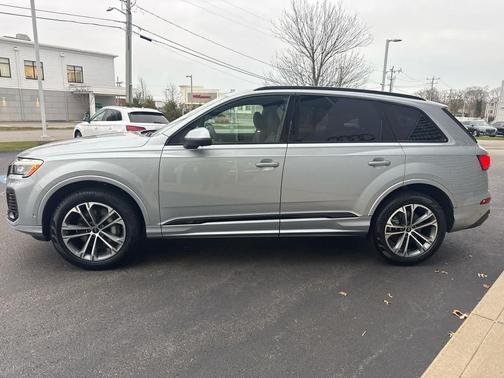 2026 Audi Q7 45 Premium