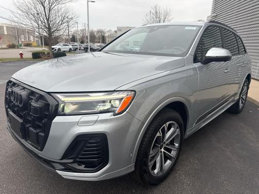 2026 Audi Q7 45 Premium