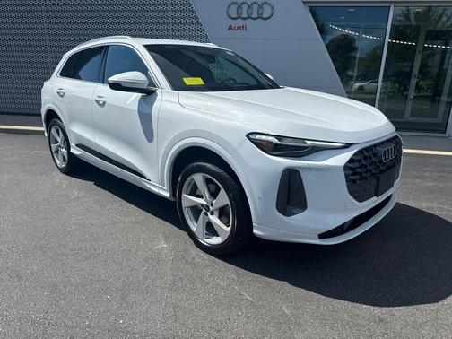 2025 Audi Q5 Premium Plus