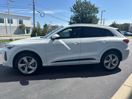 2025 Audi Q5 Premium Plus
