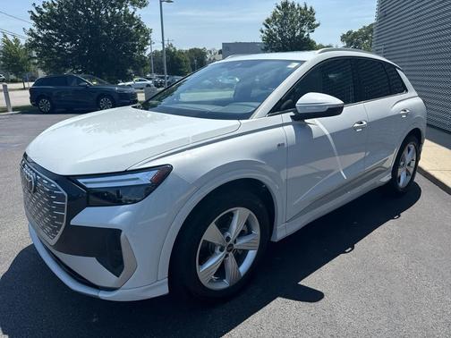2024 Audi Q4 e-tron Premium 55 quattro