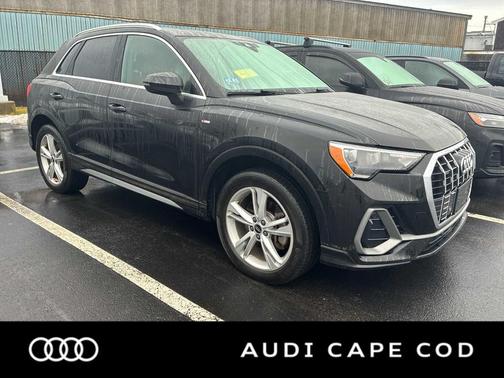 2022 Audi Q3 45 S line Premium