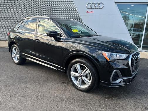 2022 Audi Q3 45 S line Premium