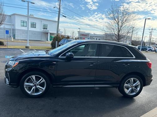 2022 Audi Q3 45 S line Premium