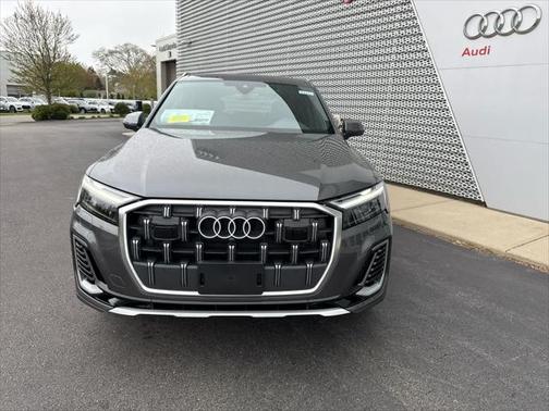 2025 Audi Q7 55 Premium Plus