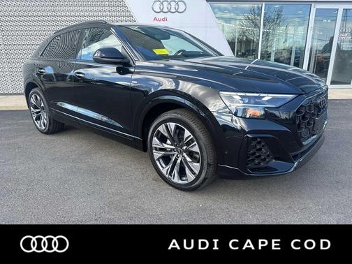 BLACK 2026 Audi Q8 55 Prestige