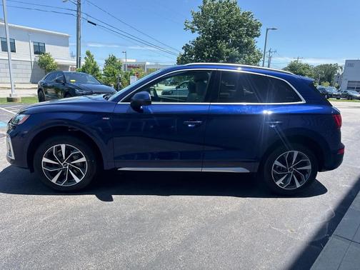 Navarra Blue Metallic 2024 Audi Q5 45 S line Premium