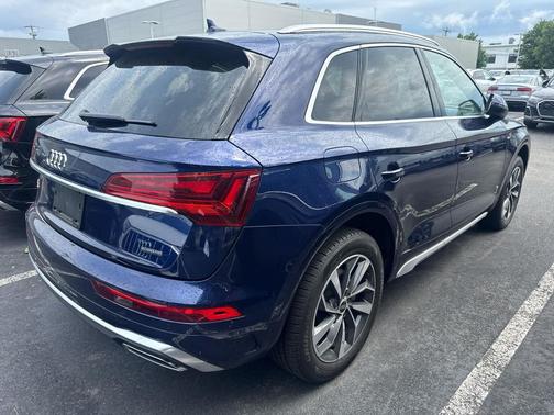 Navarra Blue Metallic 2024 Audi Q5 45 S line Premium