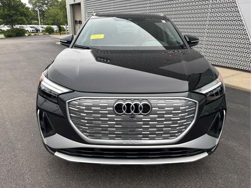 2024 Audi Q4 e-tron Premium Plus 55 quattro