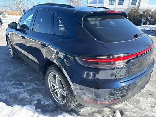 2021 Porsche Macan Base (PDK)