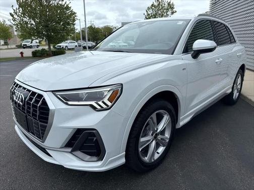 2024 Audi Q3 Premium 45 TFSI S line quattro Tiptronic