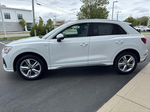 2024 Audi Q3 Premium 45 TFSI S line quattro Tiptronic
