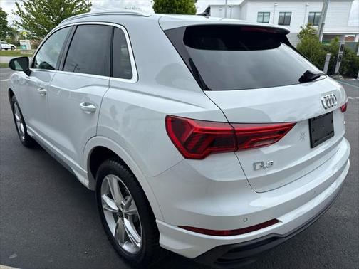 2024 Audi Q3 Premium 45 TFSI S line quattro Tiptronic