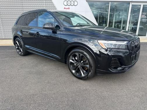 BLACK 2026 Audi Q7 55 Premium Plus