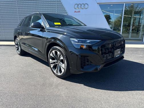 2025 Audi Q8 55 Premium