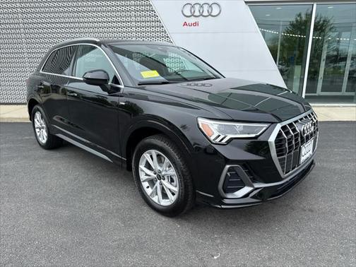 2025 Audi Q3 Premium 45 TFSI S line quattro Tiptronic