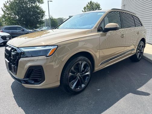 2025 Audi Q7 55 Premium Plus