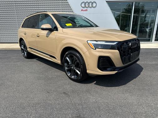 2025 Audi Q7 55 Premium Plus