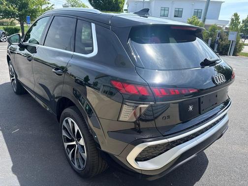 BLACK 2026 Audi Q3 TFSI quattro S tronic
