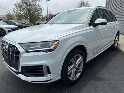 2023 Audi Q7 55 Premium Plus