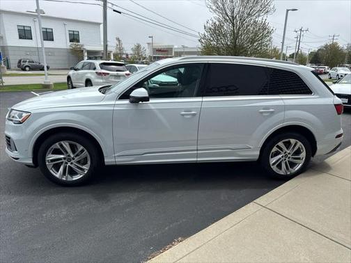 2023 Audi Q7 55 Premium Plus