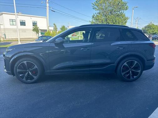 2025 Audi SQ6 e-tron Prestige quattro