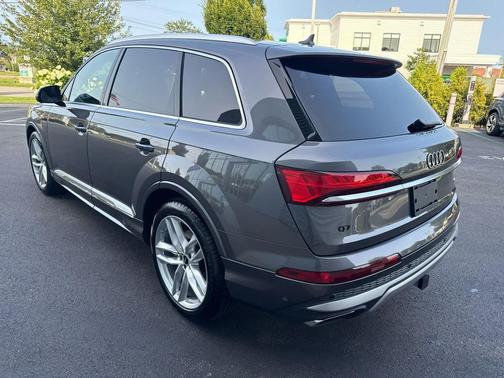 2025 Audi Q7 55 Premium Plus