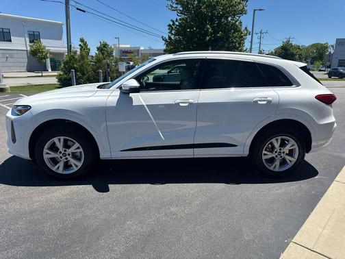 WHITE 2026 Audi Q5 Premium TFSI quattro S tronic